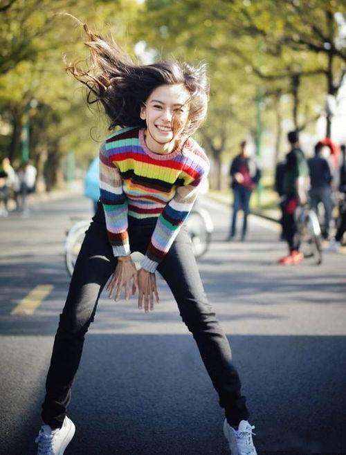 杨颖生活照穿衣风格图片,简约优雅，尽显女神魅力